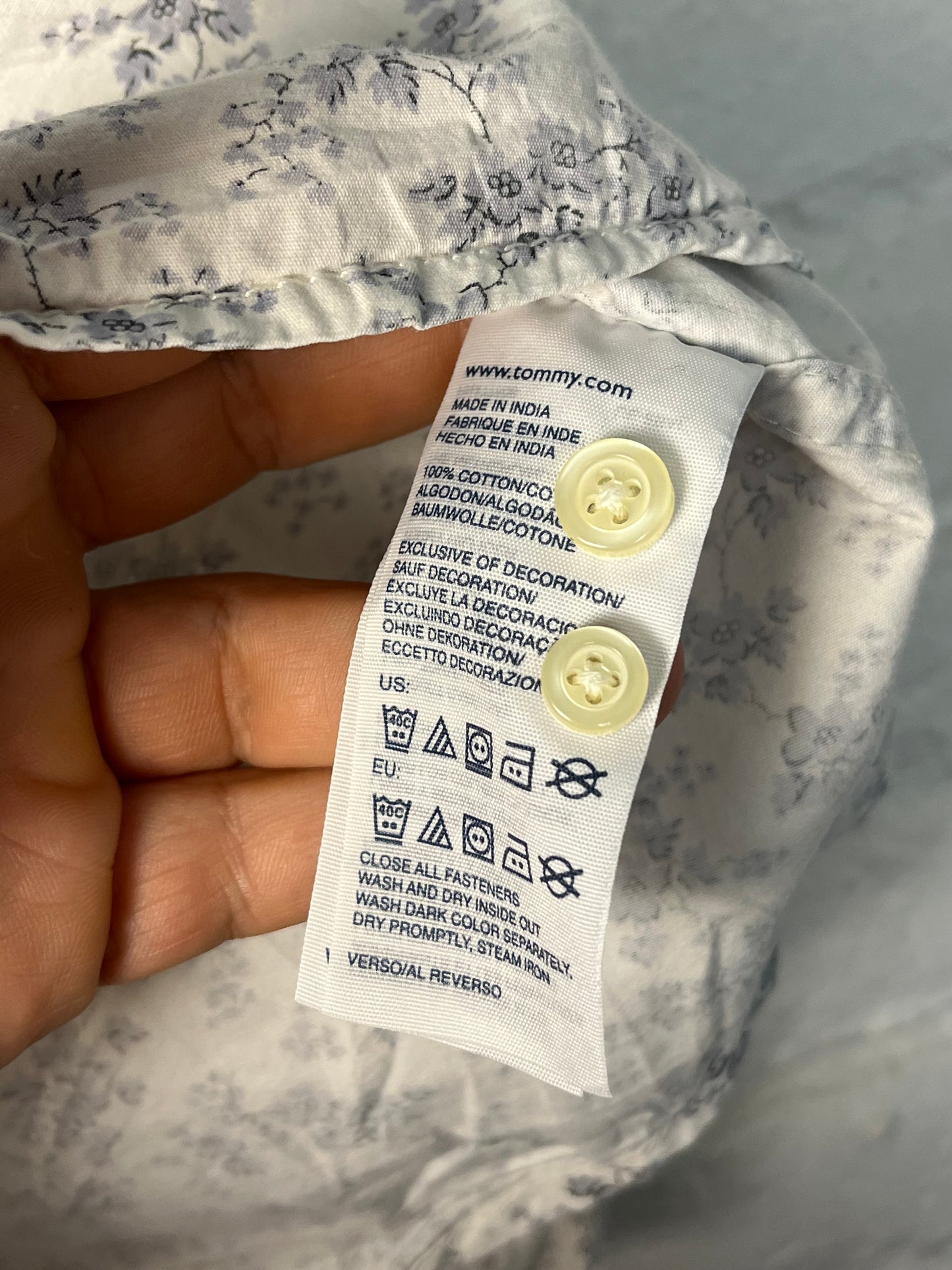 Hilfiger Denim Shirt – White Floral Print – L