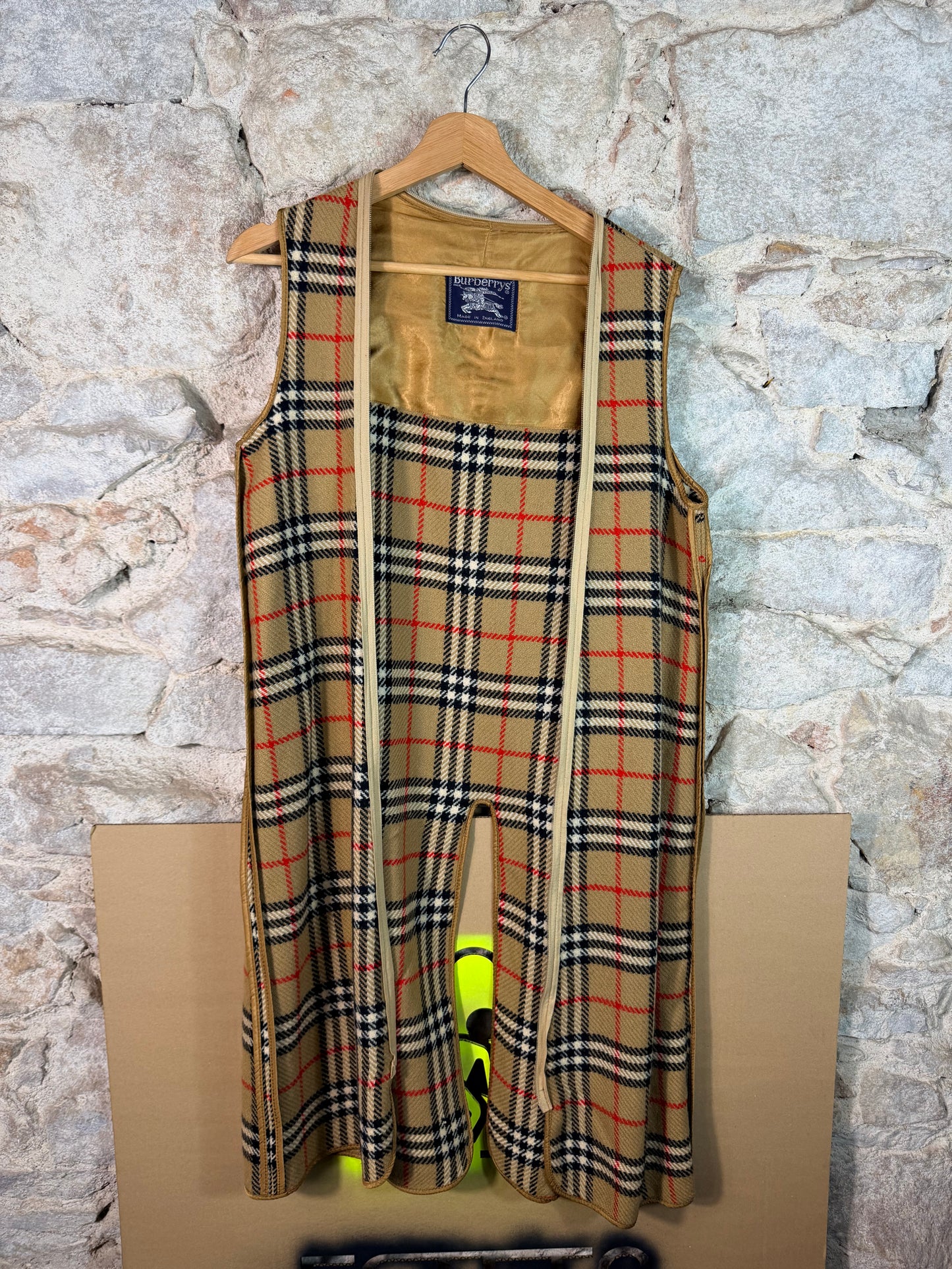 Burberrys’ Vintage Wool Lining Vest – Women’s UK8 – Made in England