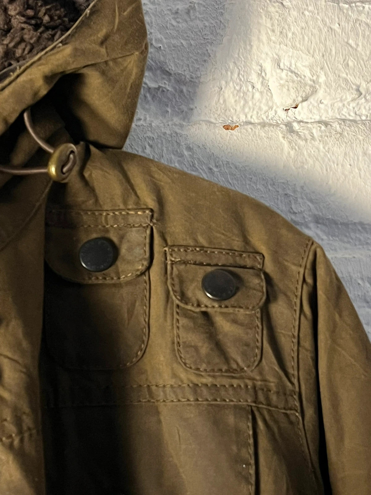 Parka Barbour Winter Force Wax, talla 16, verde oliva