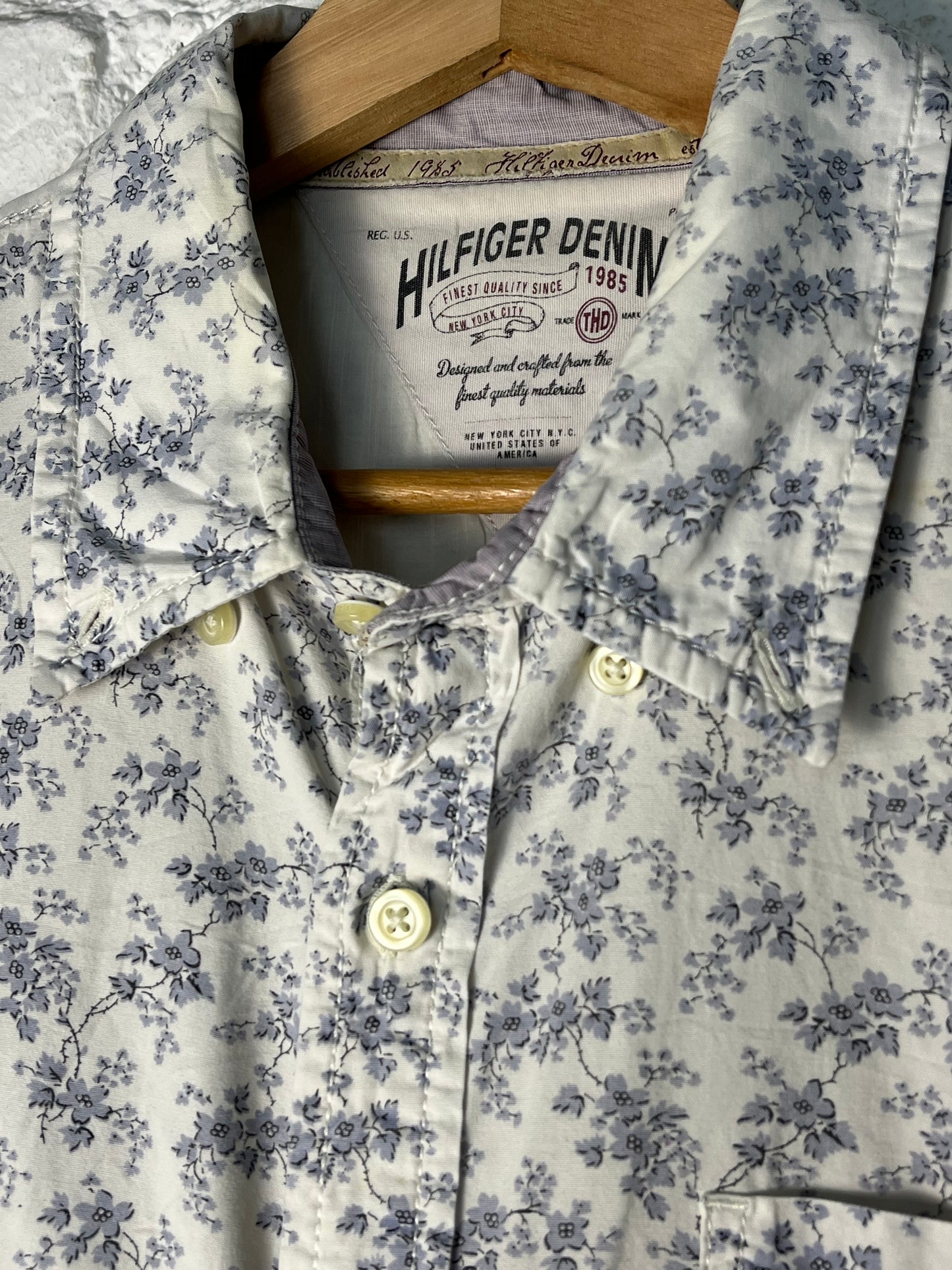 Hilfiger Denim Shirt – White Floral Print – L