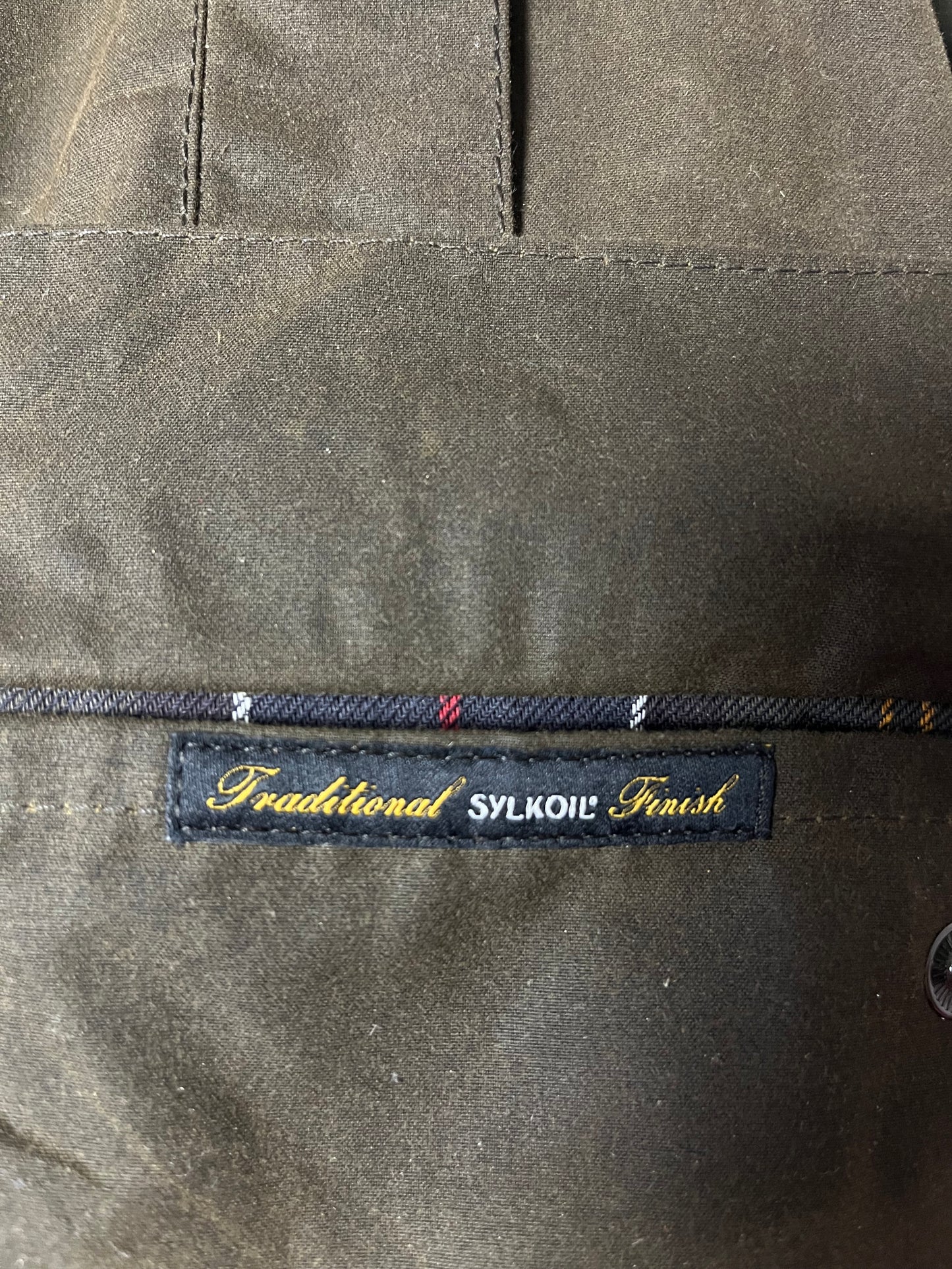 Barbour Beaufort Wax Jacket – Olive – Kids 12–13Y | Selected by DRAPS