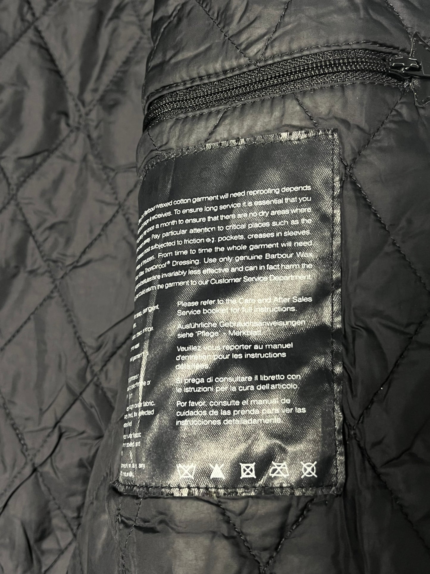 Barbour International Parka Waxed Cotton – Women’s UK16 – Black Selected by DRAPS.