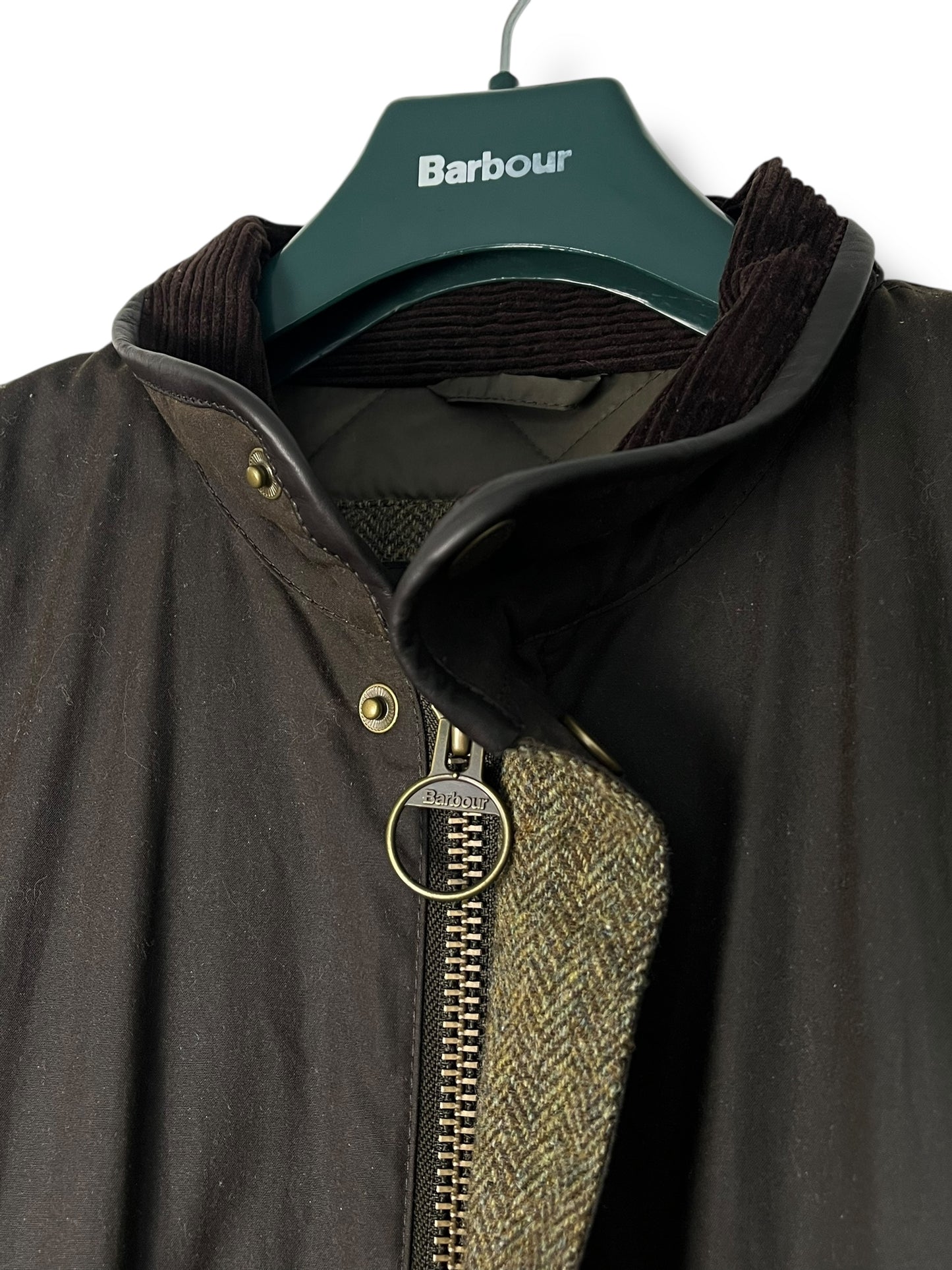 Barbour Hereford Wax Jacket – Olive – XL (2022) – Selected by DRAPS