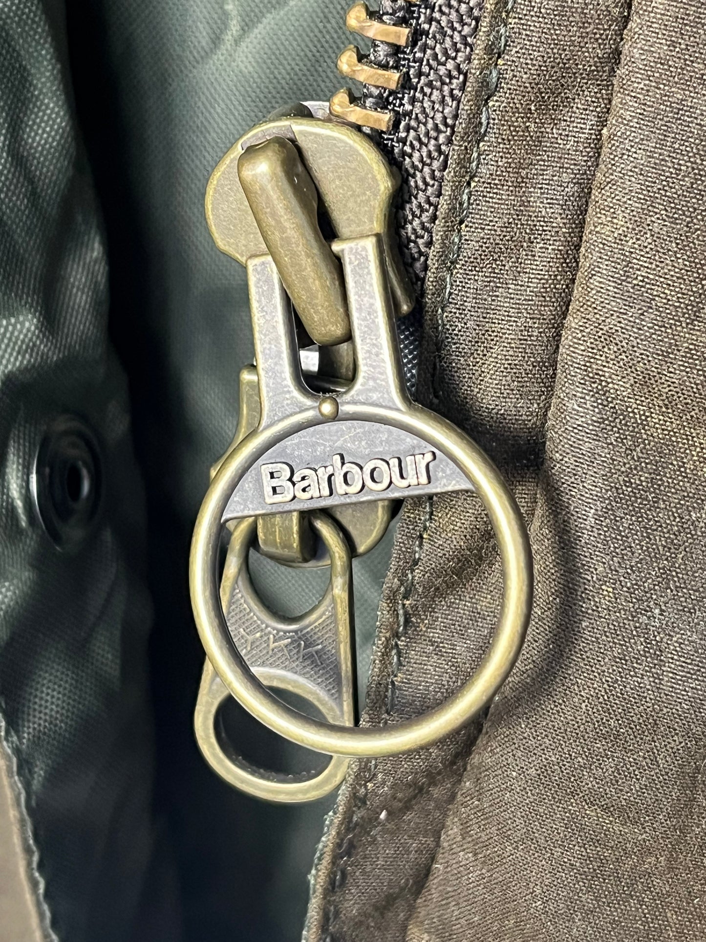Barbour Retail Freezer Wax Jacket – Olive – Size S – Selected by DRAPS