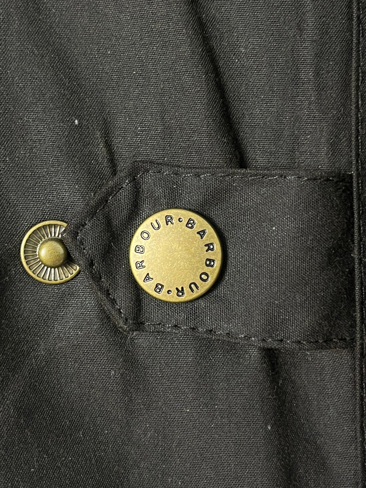 Barbour Hereford Wax Jacket – Olive – XL (2022) – Selected by DRAPS