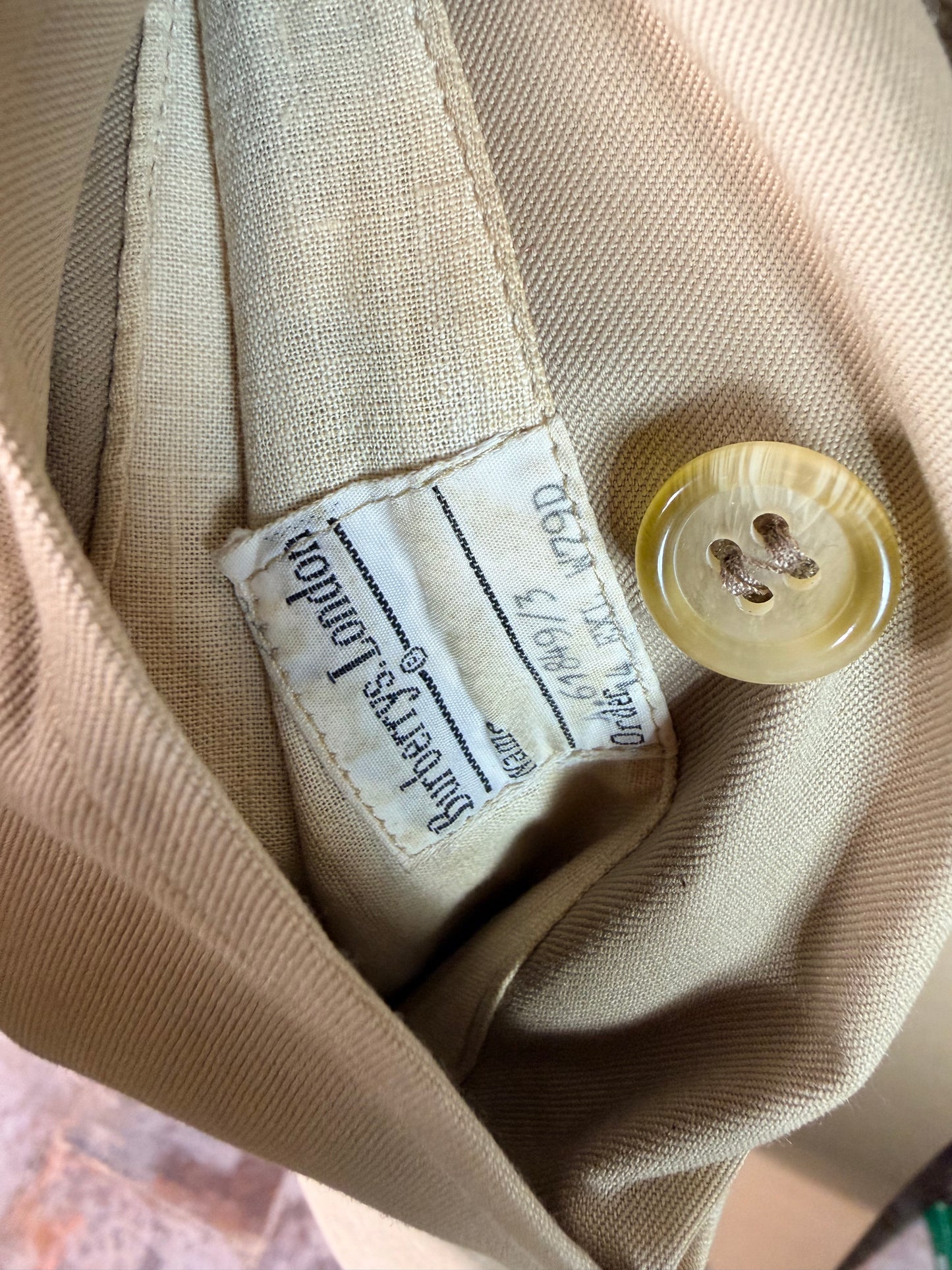 Burberrys’ Vintage Long Trench Coat – Women’s UK14 XL – Made in England