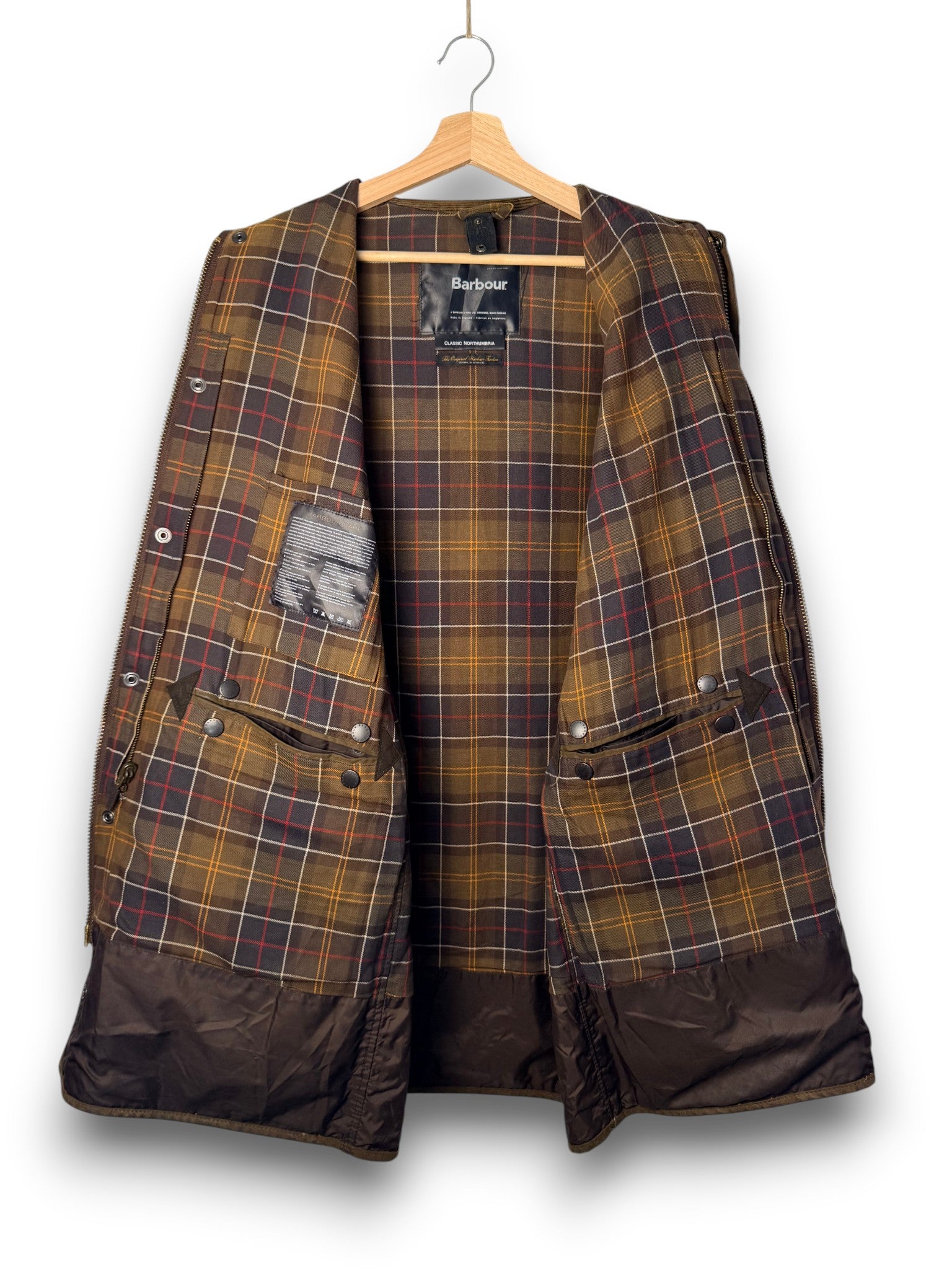 Barbour Classic Northumbria Wax Jacket – Olive – C40 / M – Draps
