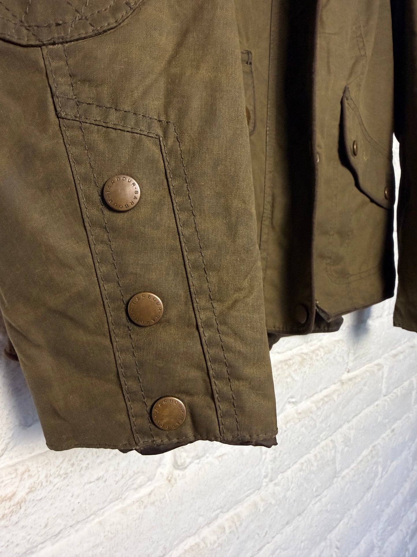Barbour Lady Brocklane Wax Jacket Olive UK 8 – Sherpa Lined Military Style