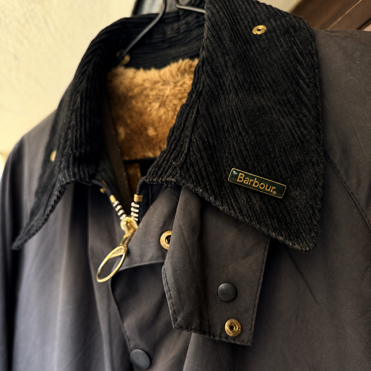 Barbour Classic Logo Pin – Green & Gold-Tone