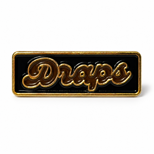 Draps Signature Pin – Gold-Tone & Dark Green